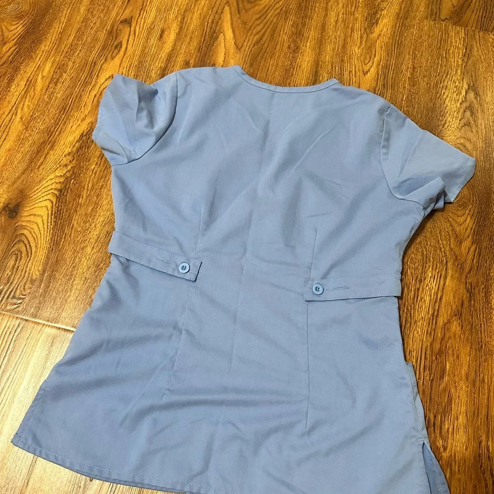 Classic Grey’s Anatomy Scrubs - Picture 6 of 11